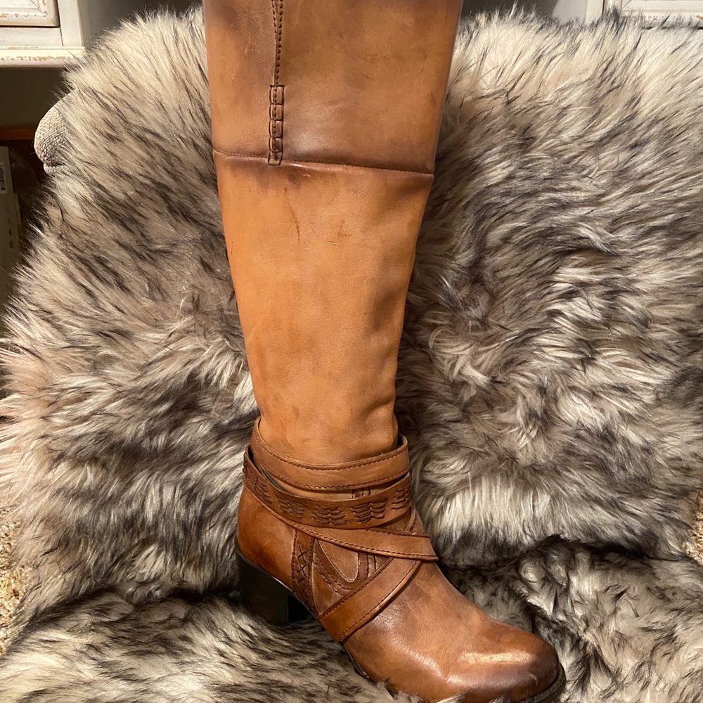 Freebird by Steven size 10!! Excellent condition!!